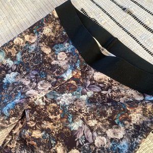 GREAT CONDITION - Margaret O'Leary - Floral Print Pant - Size L